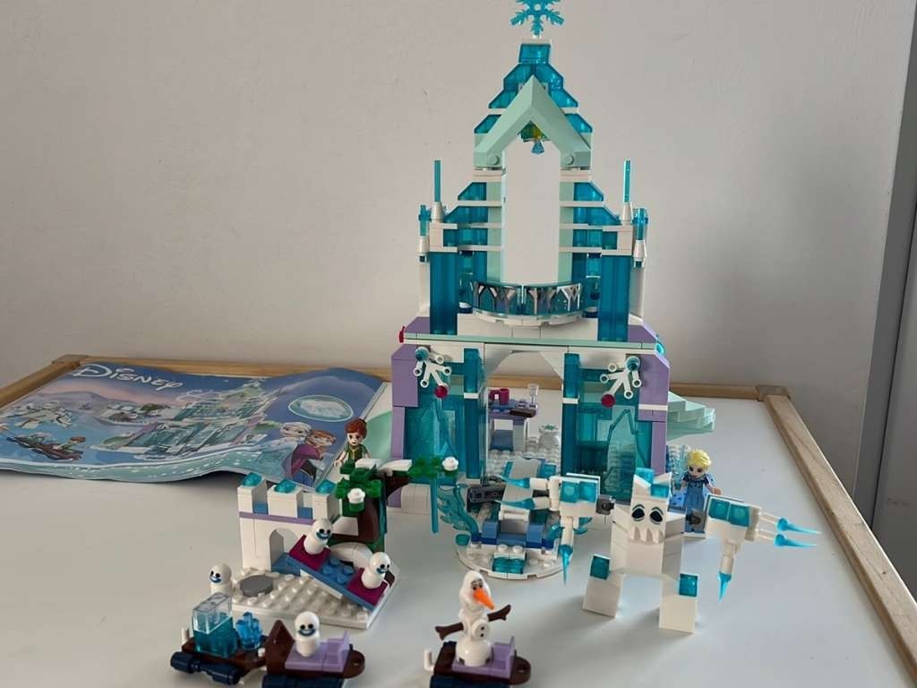 Конструктор LEGO Disney Замъкът на Елза